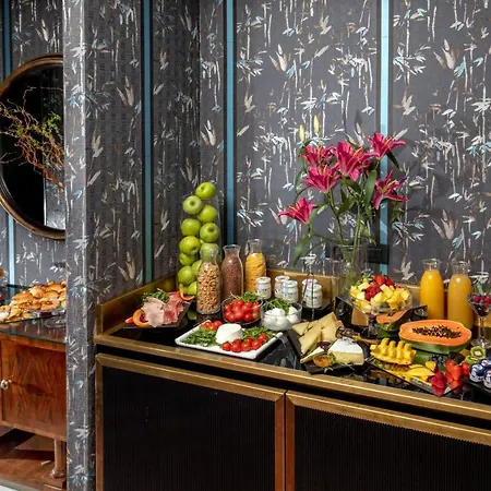 The At The Spanish Steps Luxury Collection - Mario De' Fiori Rome
